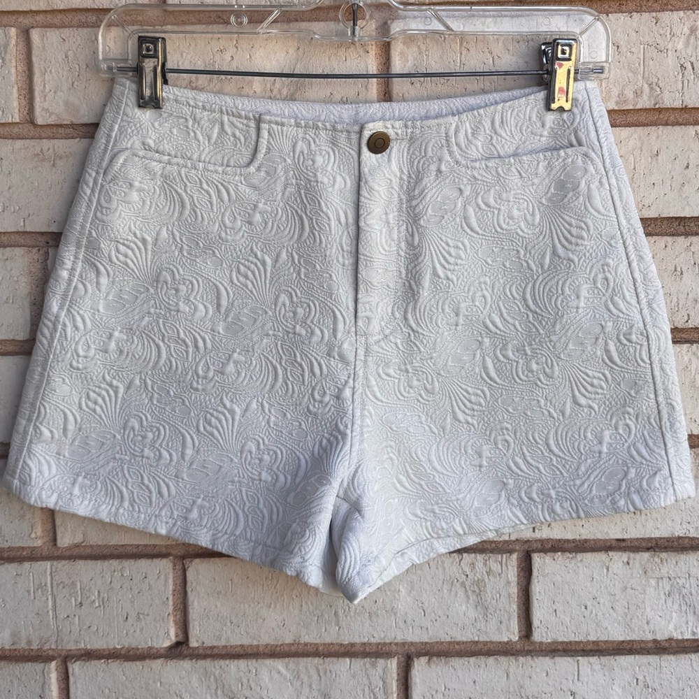 Elegant White Floral Women's High-Waisted Shorts